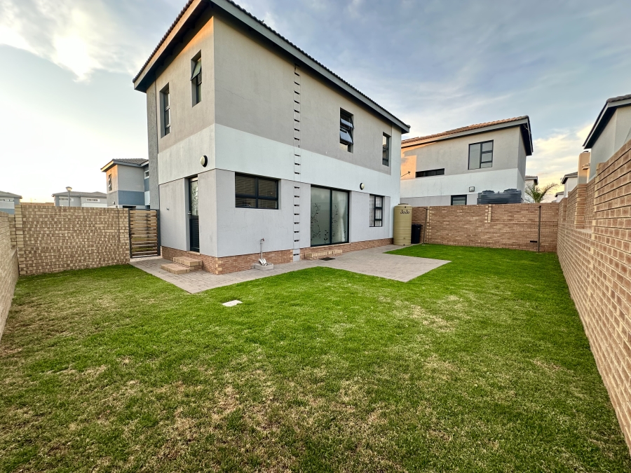 3 Bedroom Property for Sale in Thatchfield Estate Gauteng