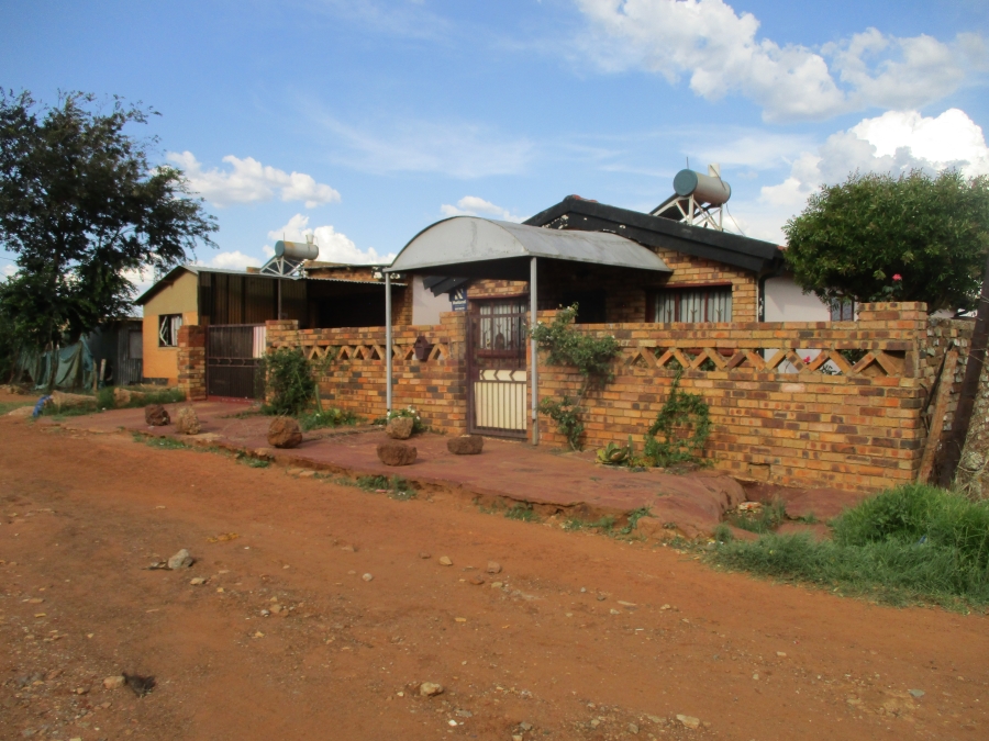 2 Bedroom Property for Sale in Tshepisong Gauteng