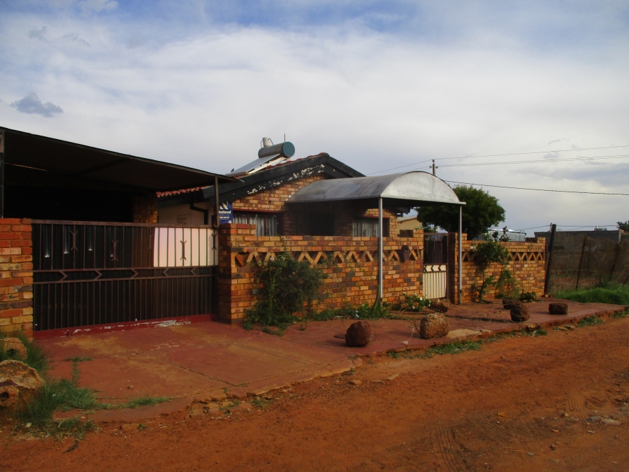 2 Bedroom Property for Sale in Tshepisong Gauteng