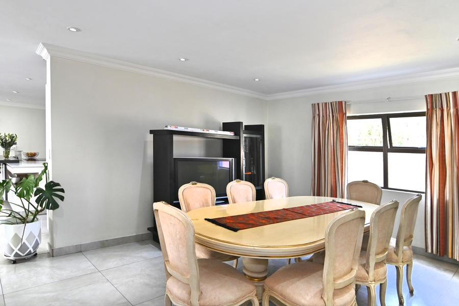 4 Bedroom Property for Sale in Crescent Wood Country Estate Gauteng