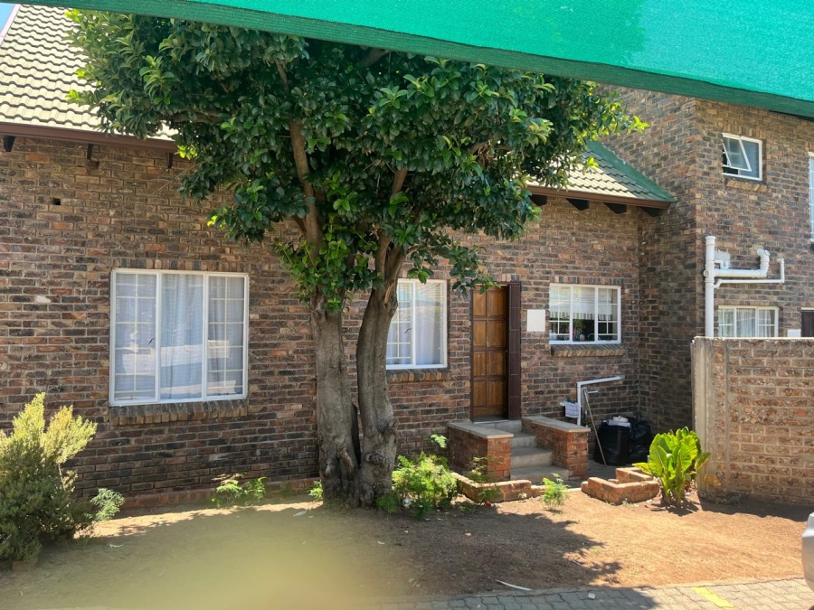 3 Bedroom Property for Sale in Noordwyk Gauteng