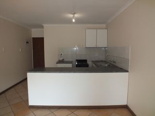 To Let 2 Bedroom Property for Rent in Fontainebleau Gauteng