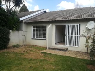 To Let 2 Bedroom Property for Rent in Fontainebleau Gauteng