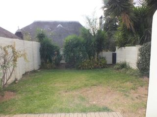 To Let 2 Bedroom Property for Rent in Fontainebleau Gauteng