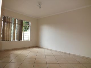 To Let 2 Bedroom Property for Rent in Fontainebleau Gauteng