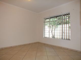 To Let 2 Bedroom Property for Rent in Fontainebleau Gauteng