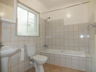 To Let 2 Bedroom Property for Rent in Fontainebleau Gauteng