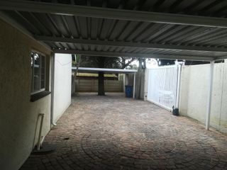 To Let 2 Bedroom Property for Rent in Fontainebleau Gauteng