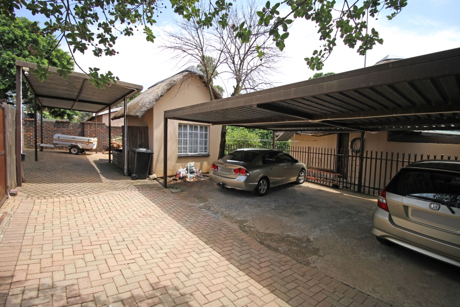 4 Bedroom Property for Sale in Weltevreden Park Gauteng