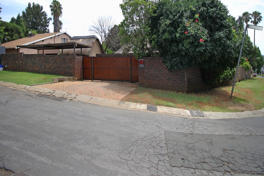 4 Bedroom Property for Sale in Weltevreden Park Gauteng