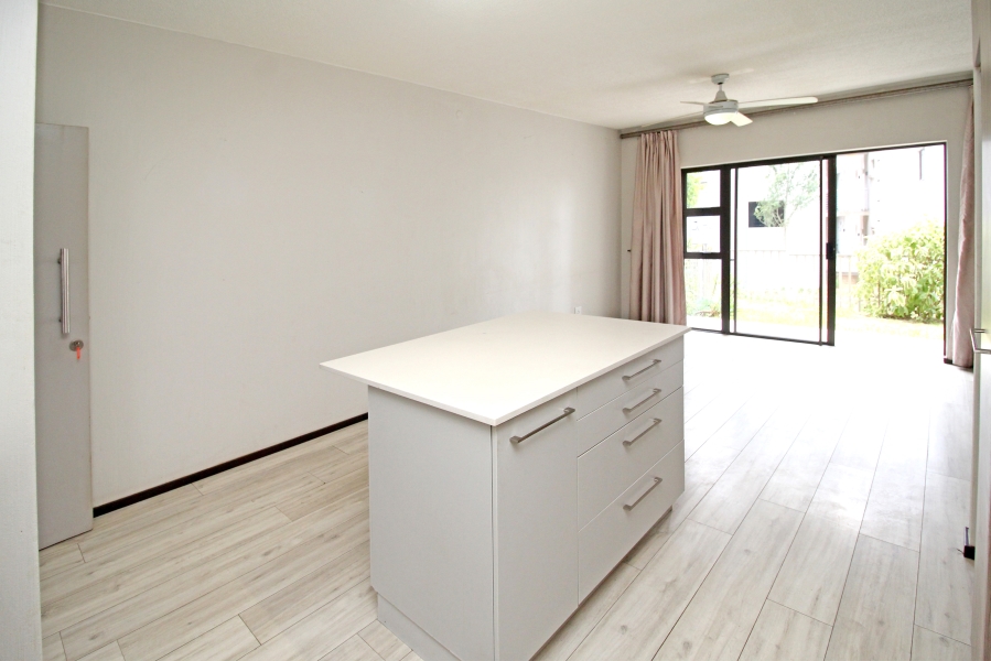 2 Bedroom Property for Sale in Broadacres Gauteng