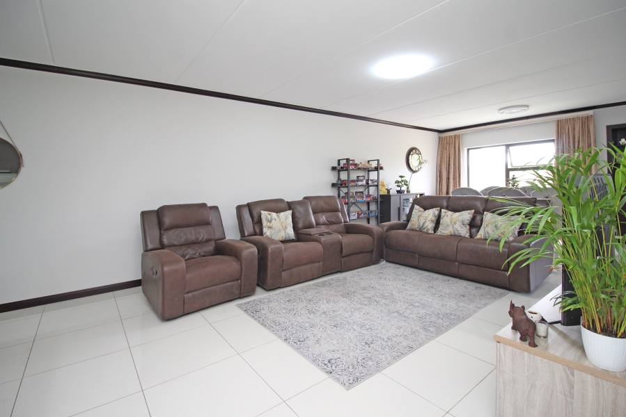 3 Bedroom Property for Sale in Broadacres Gauteng