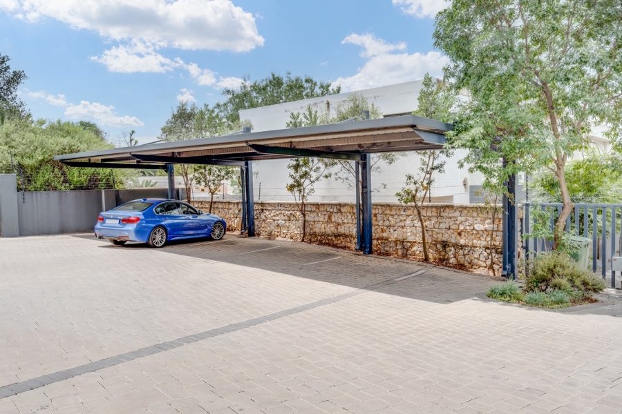 To Let 2 Bedroom Property for Rent in Bryanston Gauteng