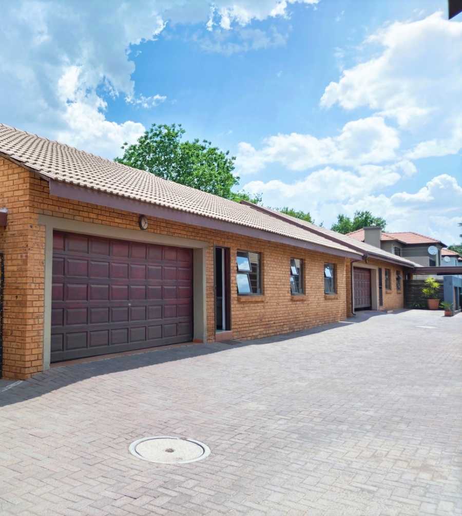 3 Bedroom Property for Sale in New Redruth Gauteng