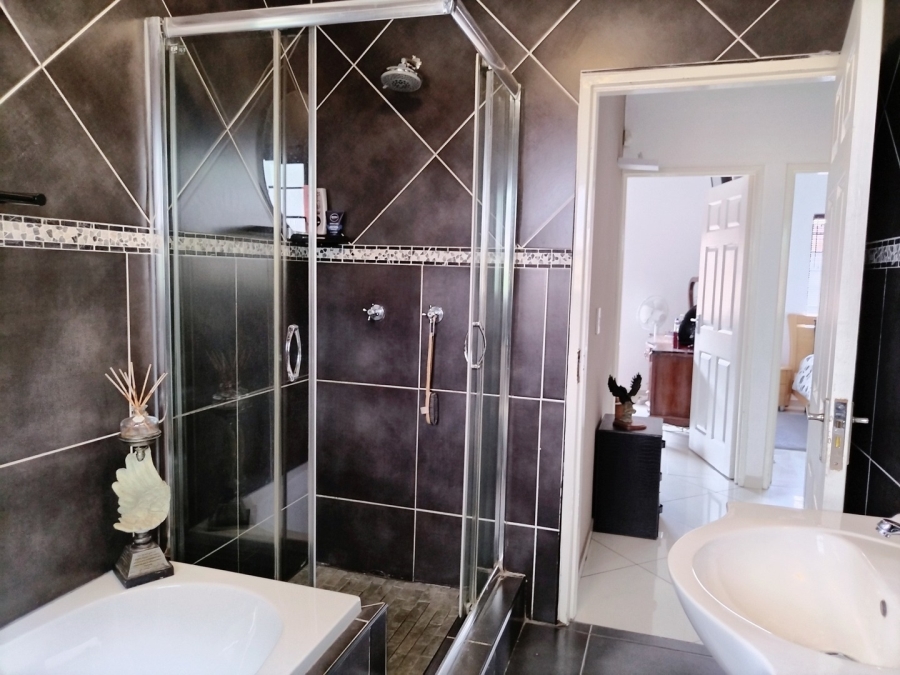 3 Bedroom Property for Sale in New Redruth Gauteng