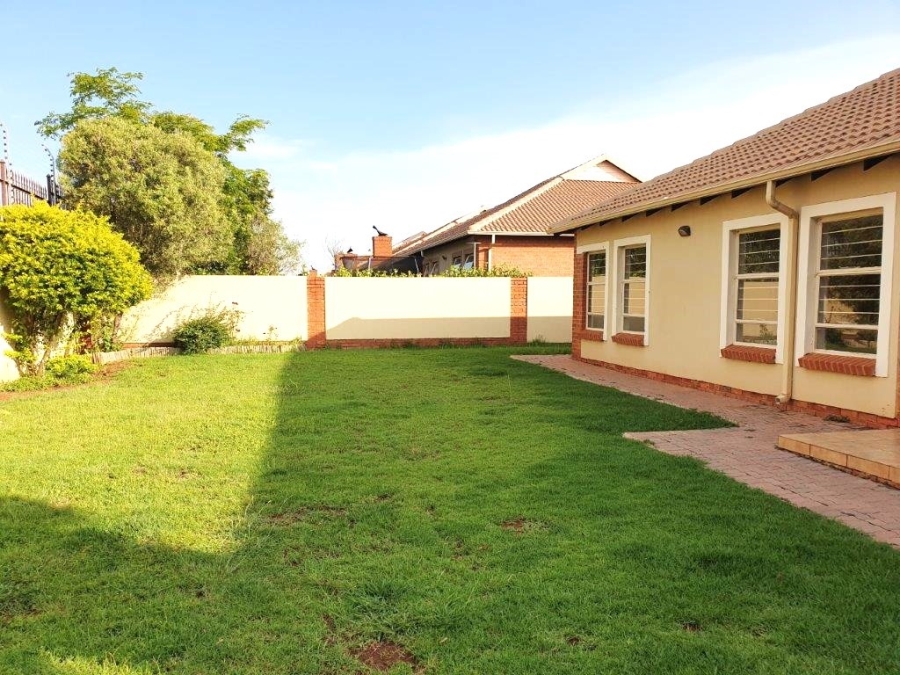 To Let 3 Bedroom Property for Rent in The Wilds Gauteng