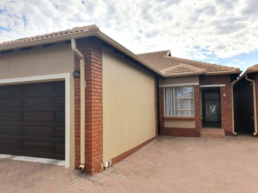 To Let 3 Bedroom Property for Rent in The Wilds Gauteng