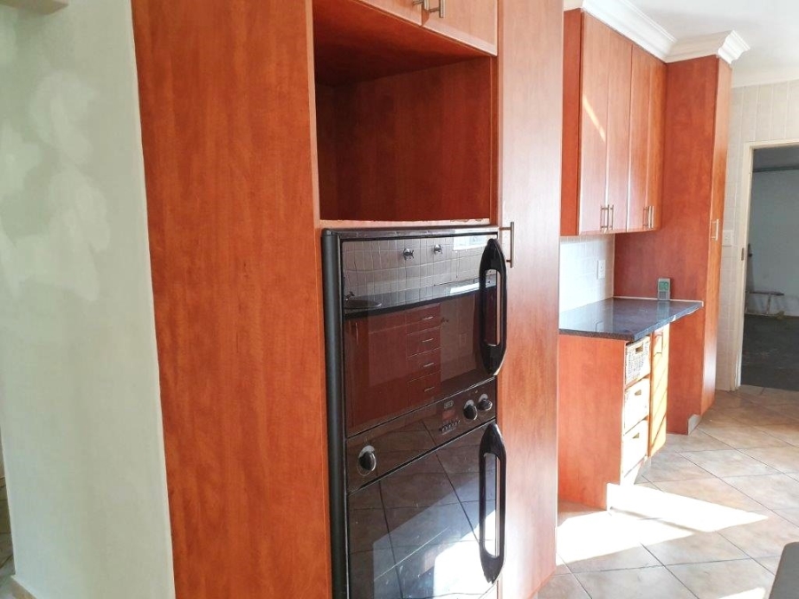 To Let 3 Bedroom Property for Rent in The Wilds Gauteng