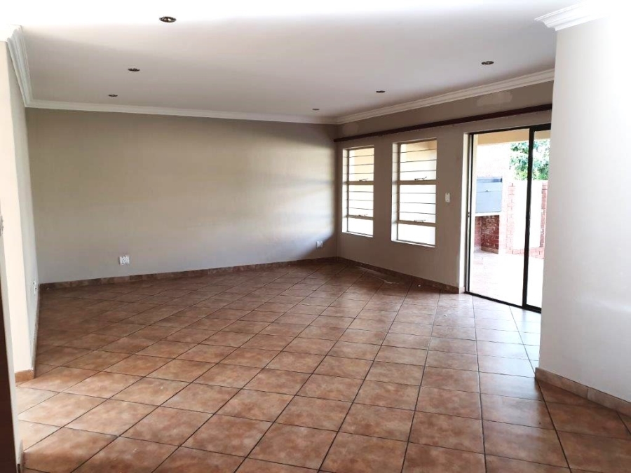 To Let 3 Bedroom Property for Rent in The Wilds Gauteng