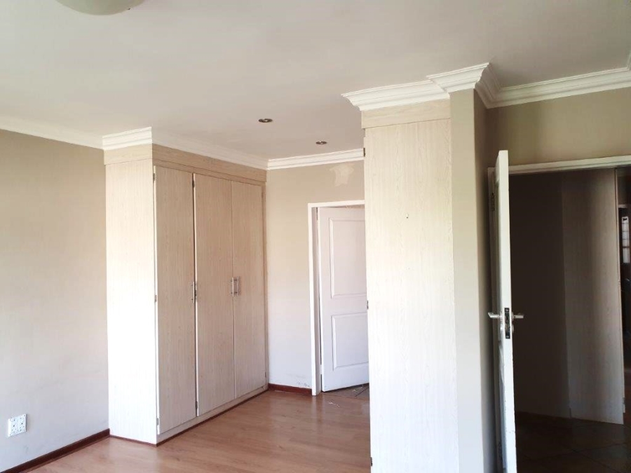 To Let 3 Bedroom Property for Rent in The Wilds Gauteng