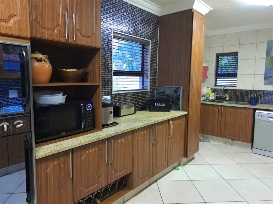 4 Bedroom Property for Sale in The Wilds Gauteng