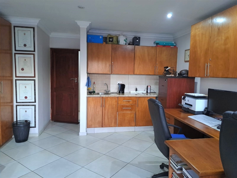 4 Bedroom Property for Sale in The Wilds Gauteng