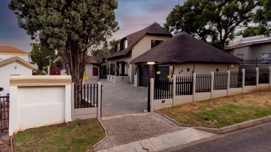 3 Bedroom Property for Sale in Sundowner Gauteng