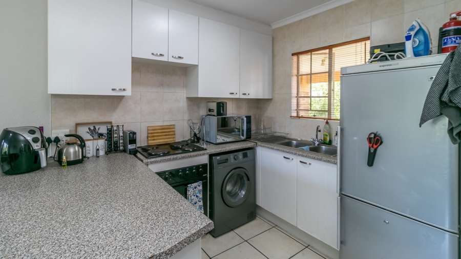 To Let 1 Bedroom Property for Rent in Sundowner Gauteng