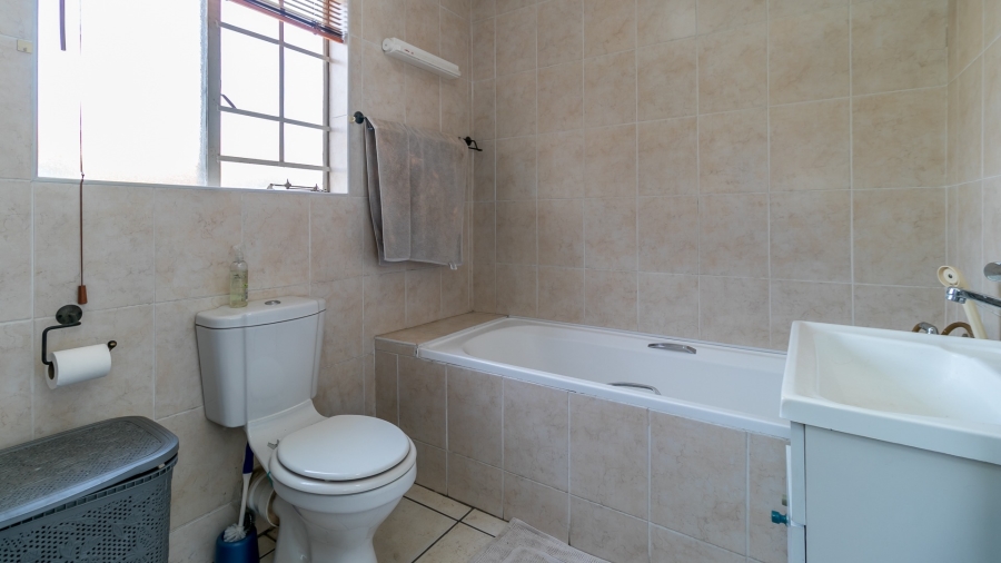 To Let 1 Bedroom Property for Rent in Sundowner Gauteng