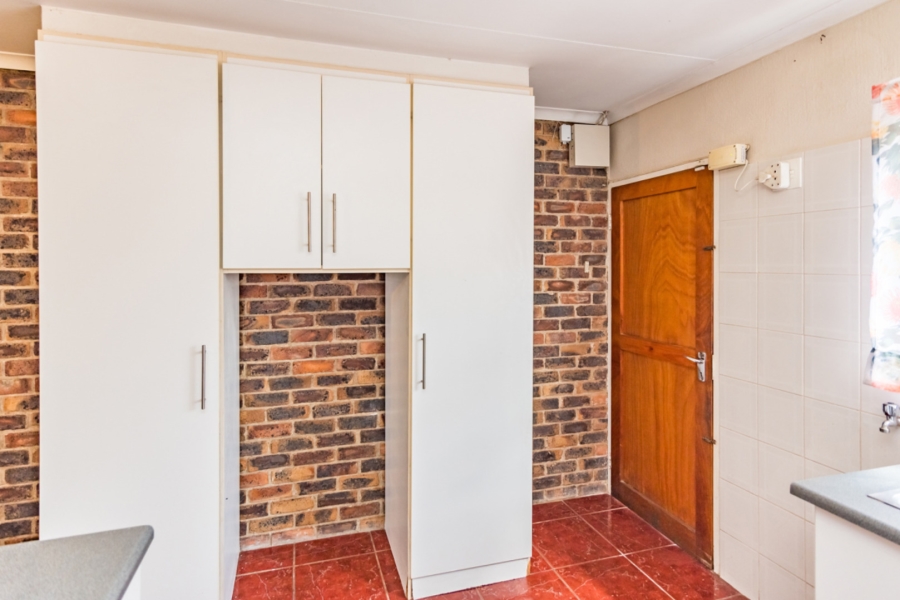 2 Bedroom Property for Sale in Noordheuwel Gauteng