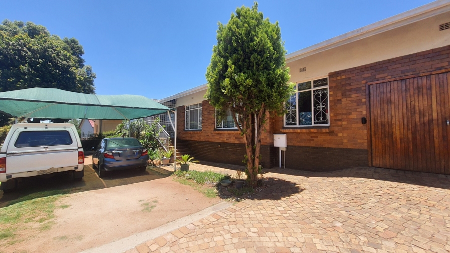 4 Bedroom Property for Sale in Florida Gauteng