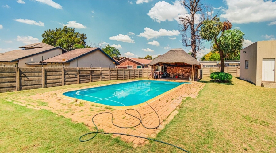 9 Bedroom Property for Sale in Eastleigh Gauteng