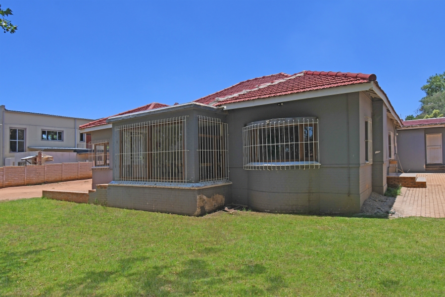 5 Bedroom Property for Sale in Highlands North Gauteng