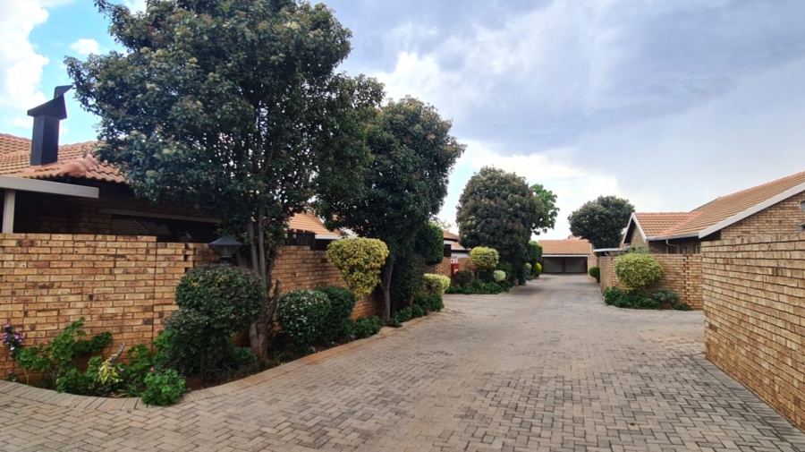 3 Bedroom Property for Sale in Annlin Gauteng