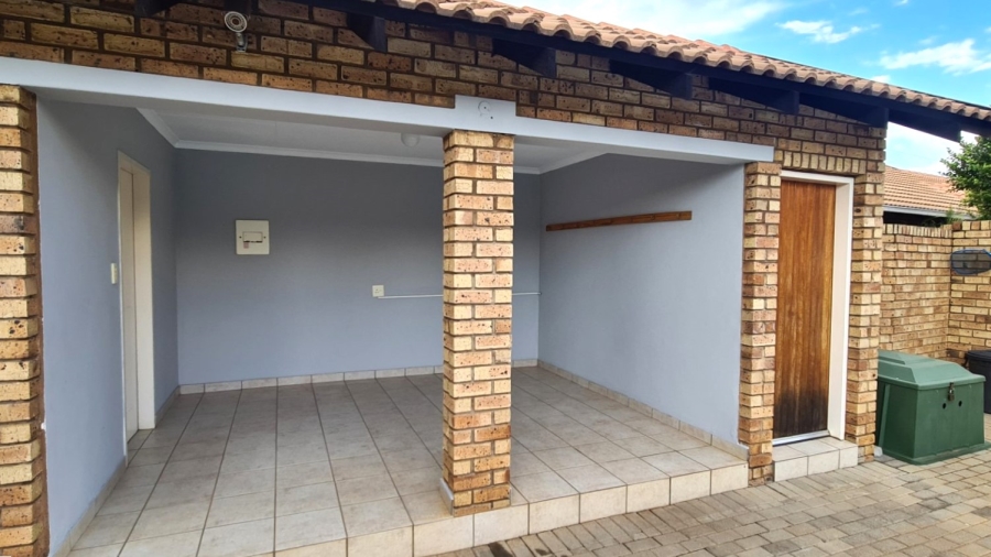 3 Bedroom Property for Sale in Annlin Gauteng