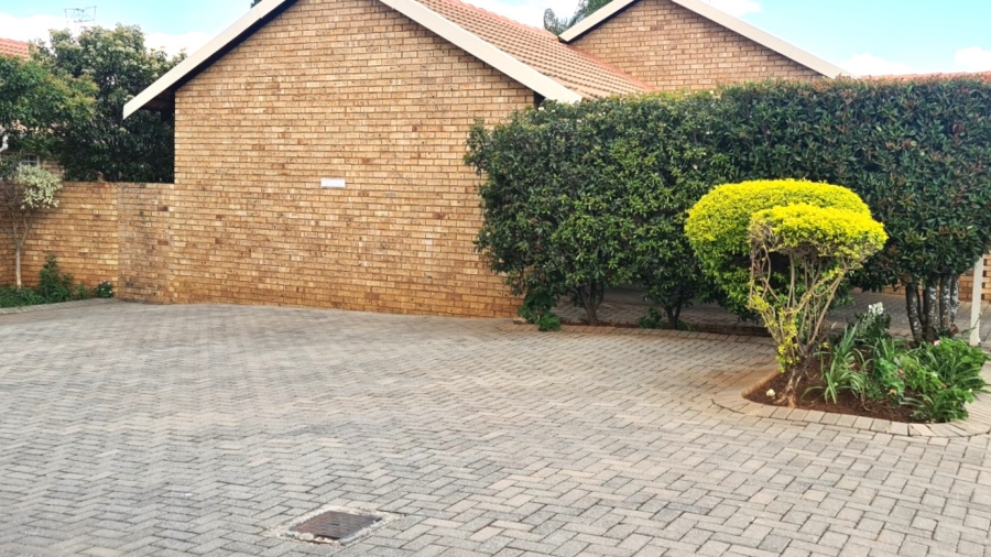 3 Bedroom Property for Sale in Annlin Gauteng