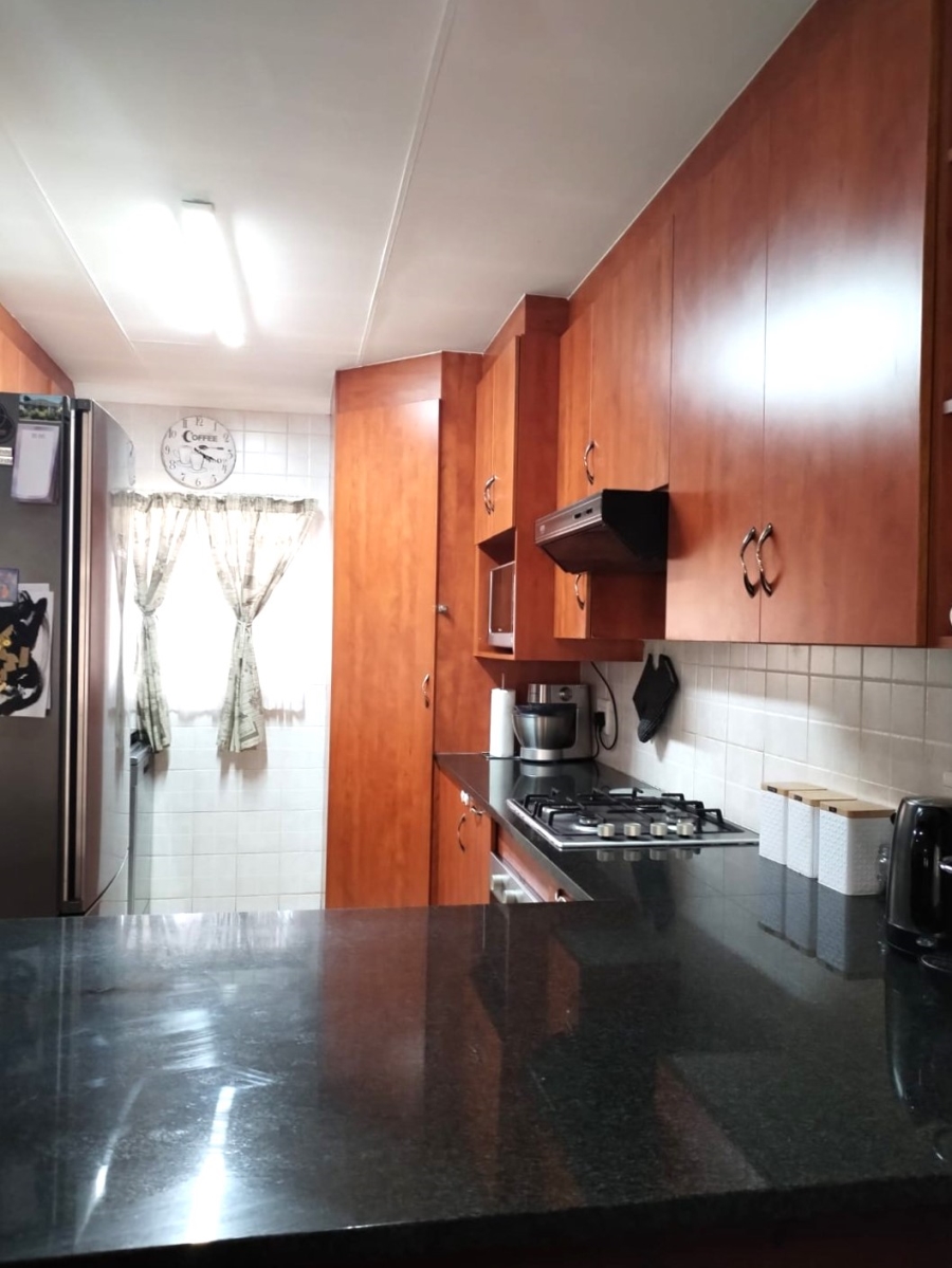 3 Bedroom Property for Sale in Annlin Gauteng