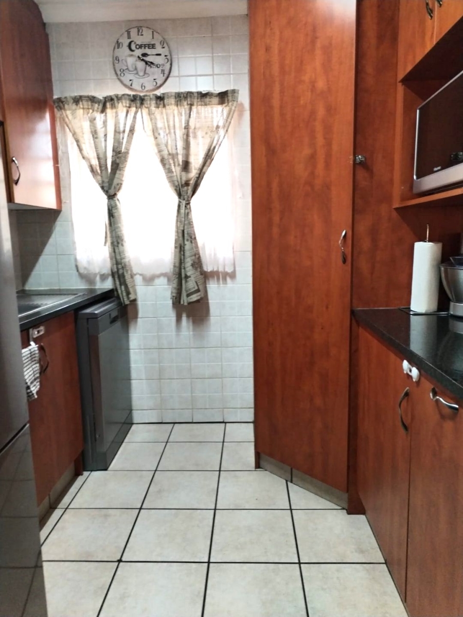 3 Bedroom Property for Sale in Annlin Gauteng