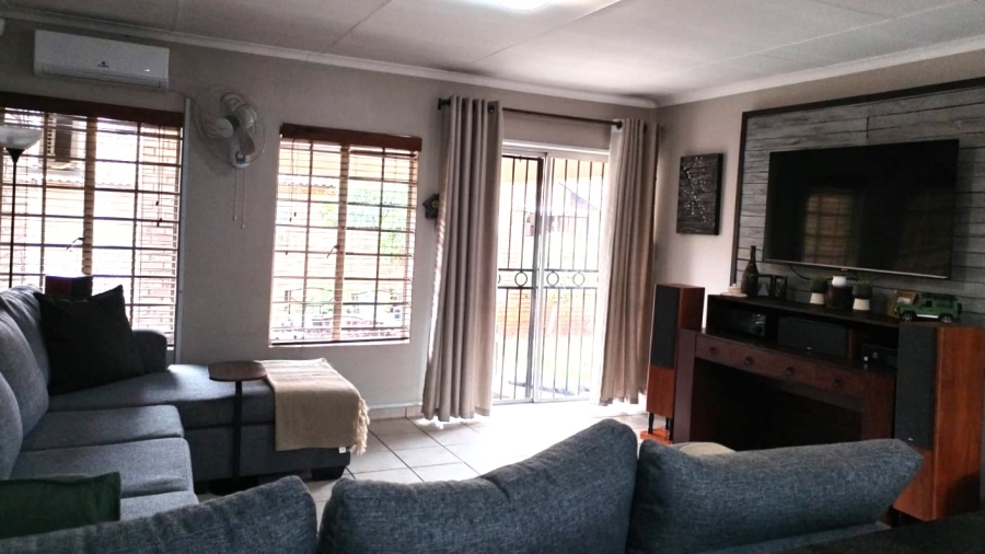 3 Bedroom Property for Sale in Annlin Gauteng