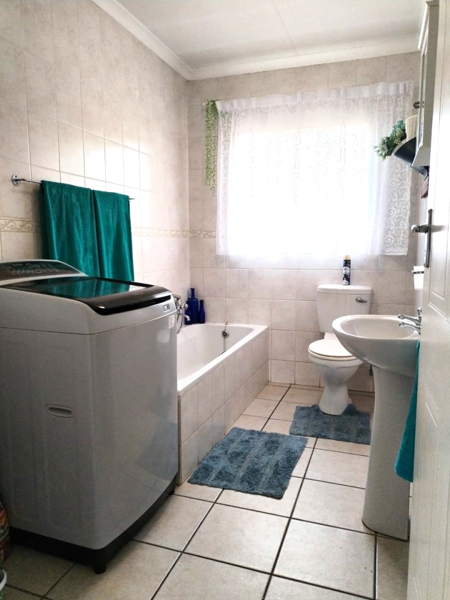 3 Bedroom Property for Sale in Annlin Gauteng