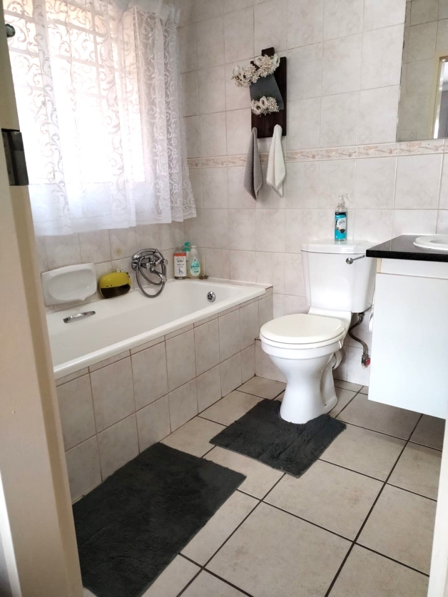 3 Bedroom Property for Sale in Annlin Gauteng