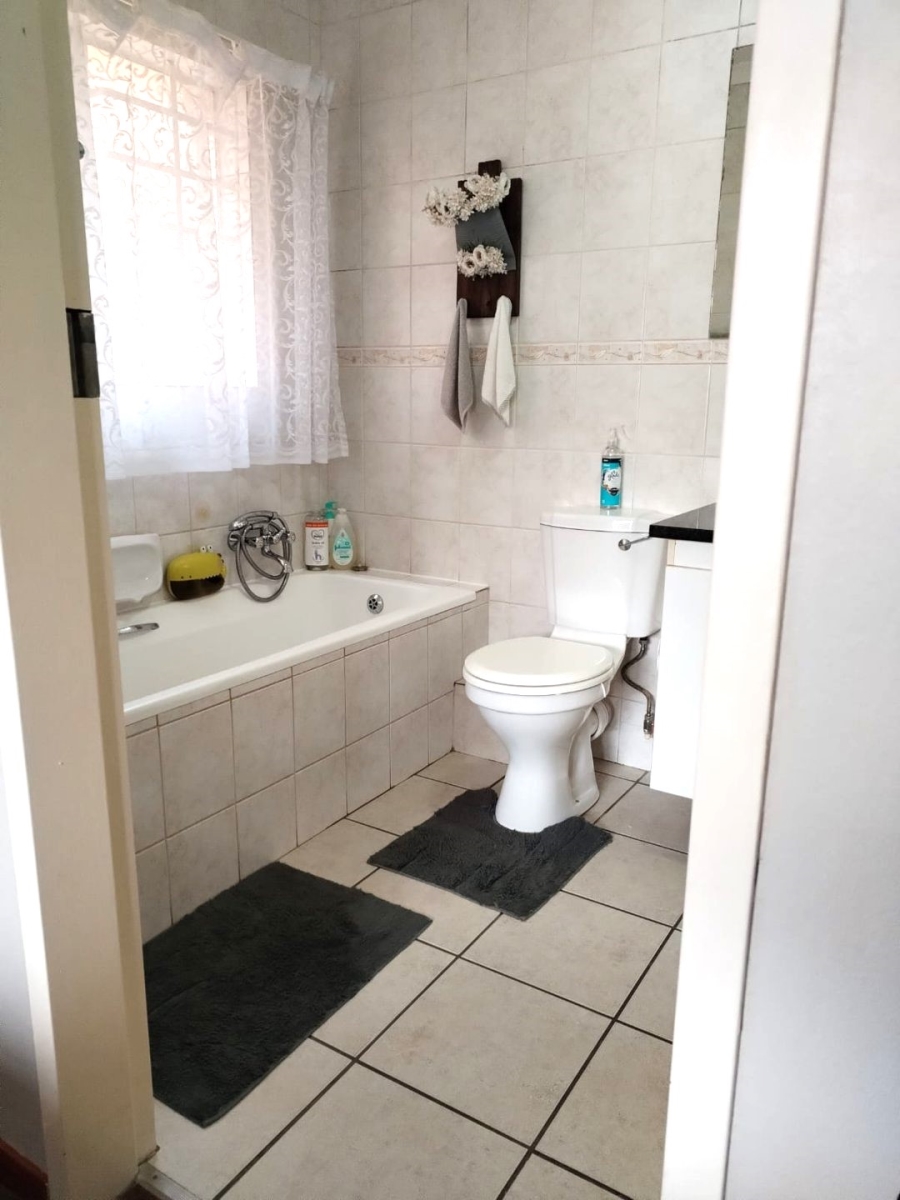 3 Bedroom Property for Sale in Annlin Gauteng