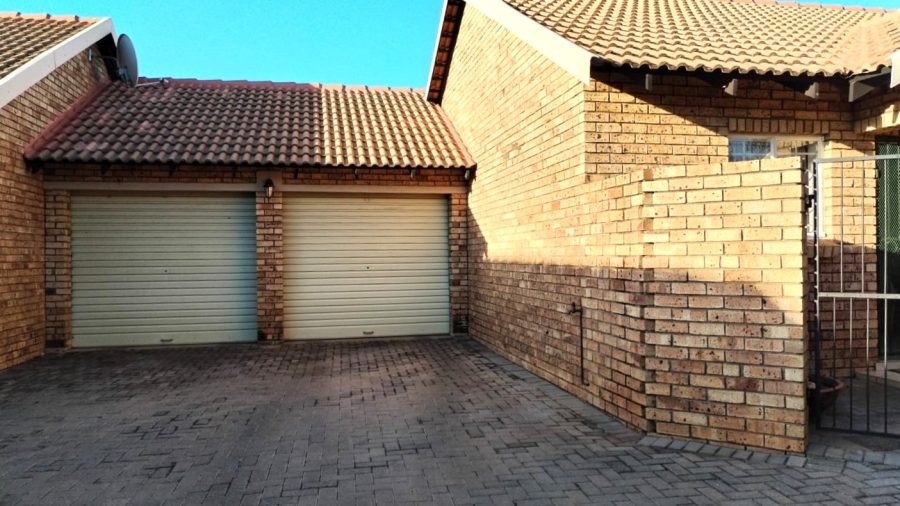 3 Bedroom Property for Sale in Annlin Gauteng