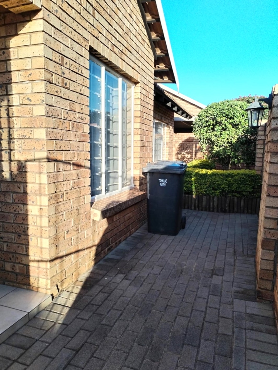 3 Bedroom Property for Sale in Annlin Gauteng