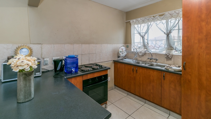 To Let 2 Bedroom Property for Rent in Halfway Gardens Gauteng