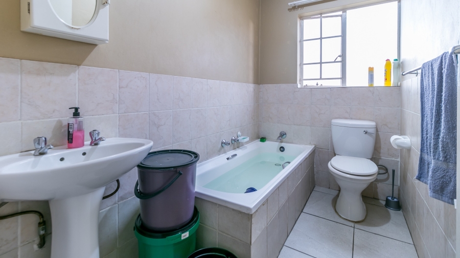 To Let 2 Bedroom Property for Rent in Halfway Gardens Gauteng