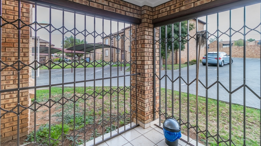 To Let 2 Bedroom Property for Rent in Halfway Gardens Gauteng