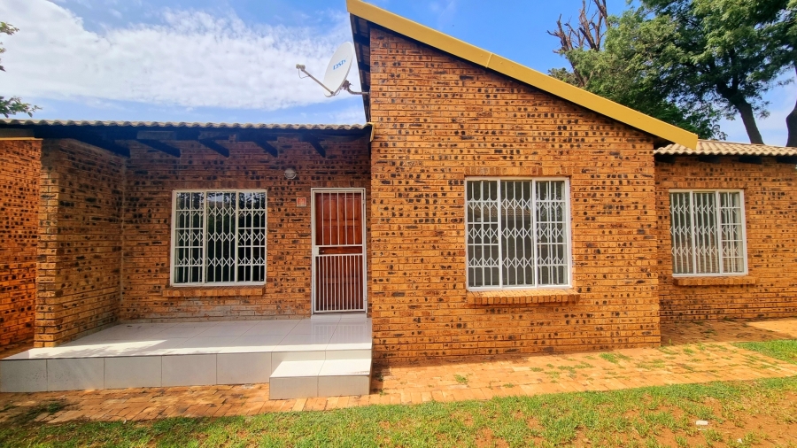 3 Bedroom Property for Sale in Noordwyk Gauteng