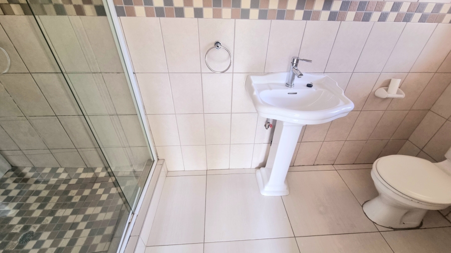 3 Bedroom Property for Sale in Noordwyk Gauteng