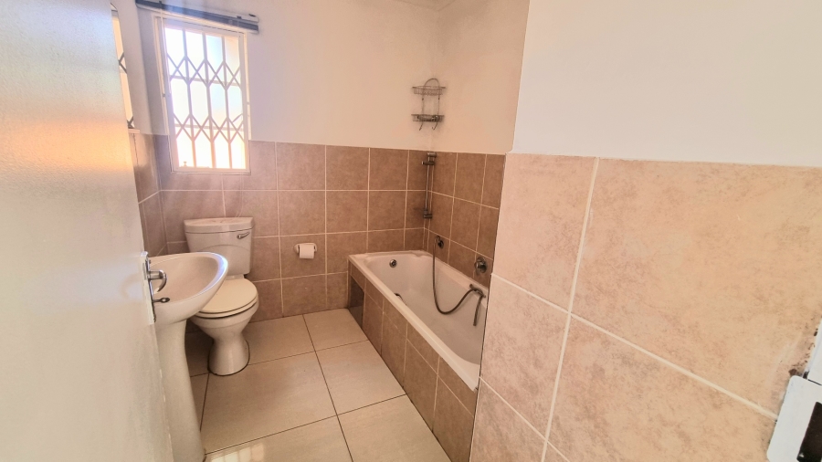 3 Bedroom Property for Sale in Noordwyk Gauteng